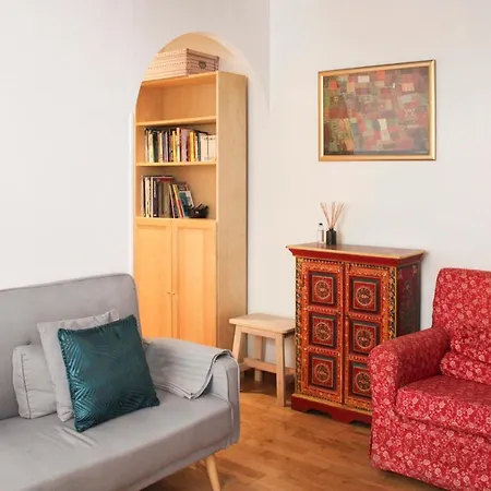 Bright 30 M Fully Renovated In 3rd *