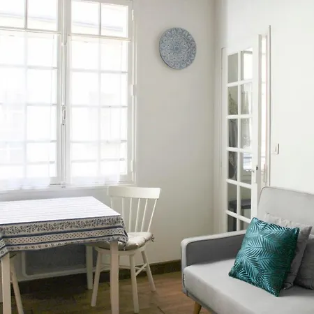 Appartement Bright 30 M Fully Renovated In 3rd Parijs