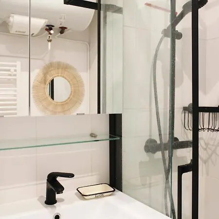 Bright 30 M Fully Renovated In 3rd Appartement